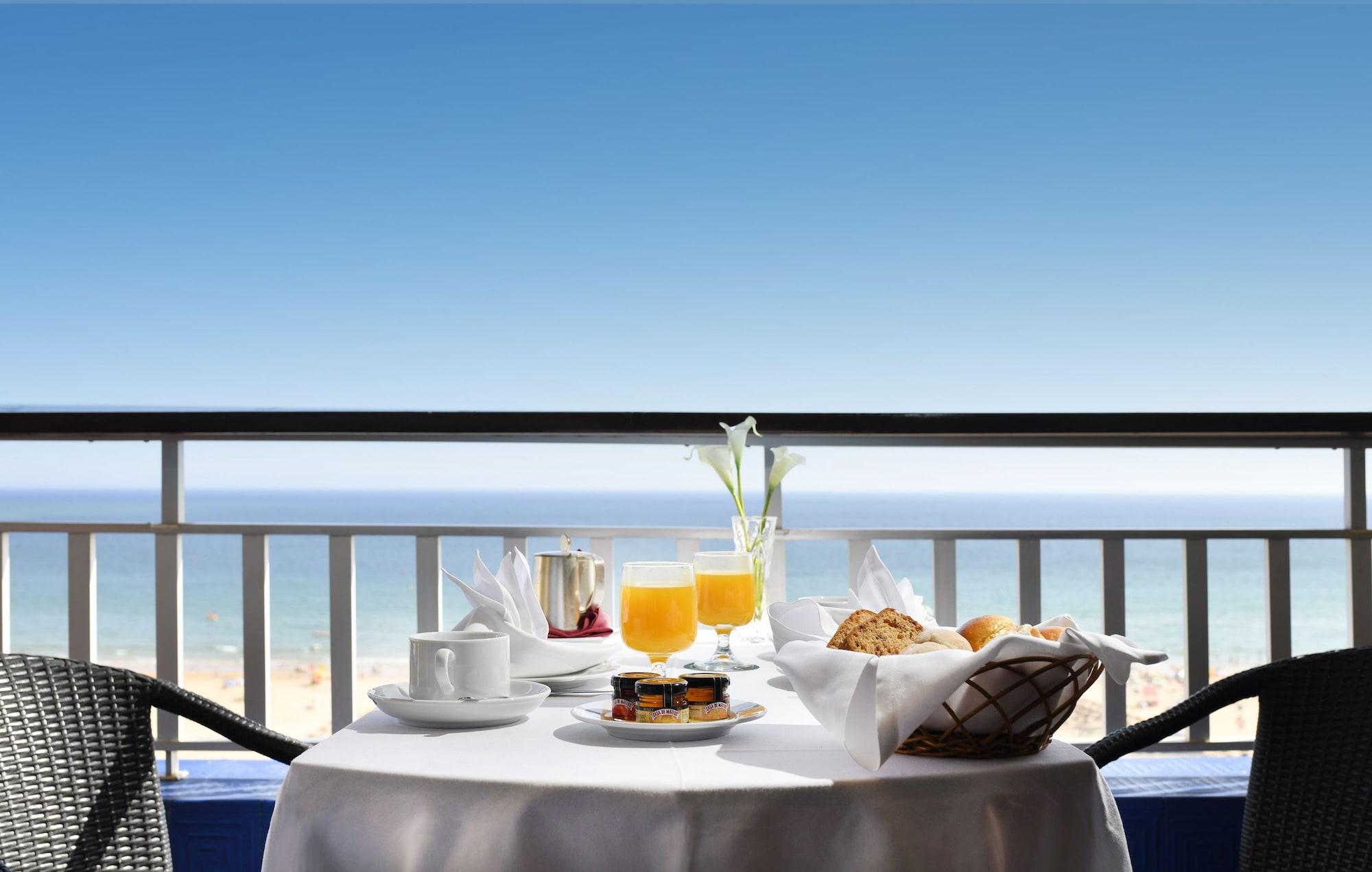 فندق الجارف كازينو بورتيماو المظهر الخارجي الصورة Breakfast at the Hilton Tel Aviv