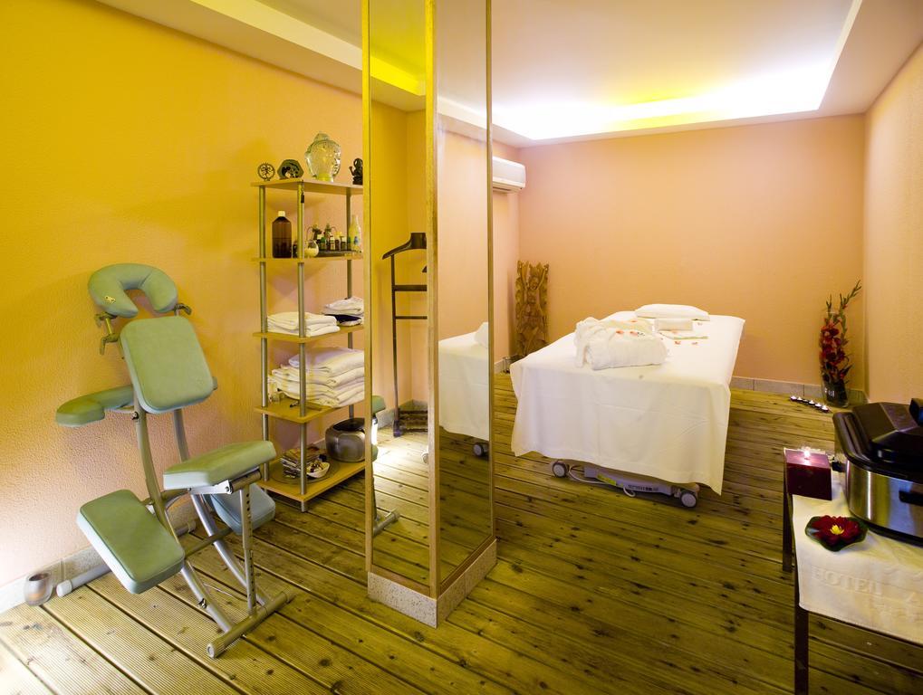فندق الجارف كازينو بورتيماو المظهر الخارجي الصورة A treatment room at a spa