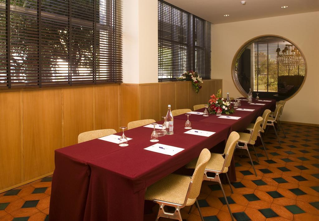 فندق الجارف كازينو بورتيماو المظهر الخارجي الصورة The meeting room