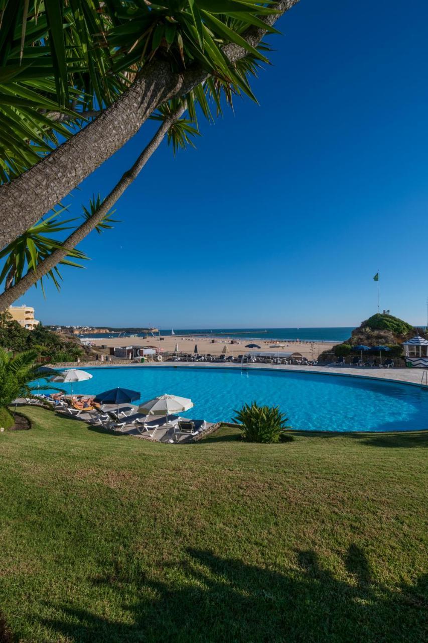 فندق الجارف كازينو بورتيماو المظهر الخارجي الصورة The swimming pool at the Hotel